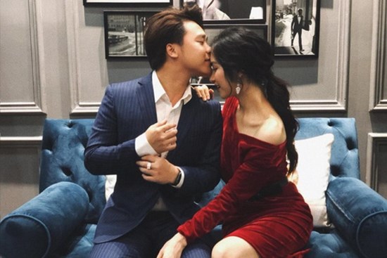 Từ Úc ông xã đại gia gửi lời chúc 20/10 cực ngọt, Hoà Minzy bình luận câu gì hợp ý 100% mẹ bỉm?