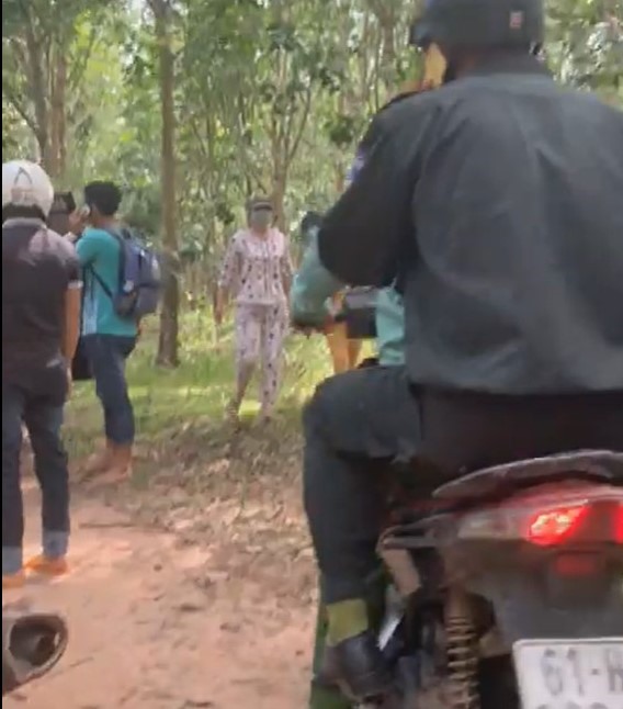 Công an khám nghiệm hiện trường, điều tra dấu hiệu phạm tội vụ bé trai qua đời sau 5 ngày mất tích-2