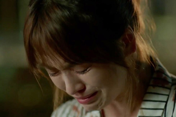 Vào viện kiểm tra sức khỏe thì tình cờ gặp chồng, nghe người bên cạnh nói gì đó tôi đòi ly hôn trong nước mắt-1