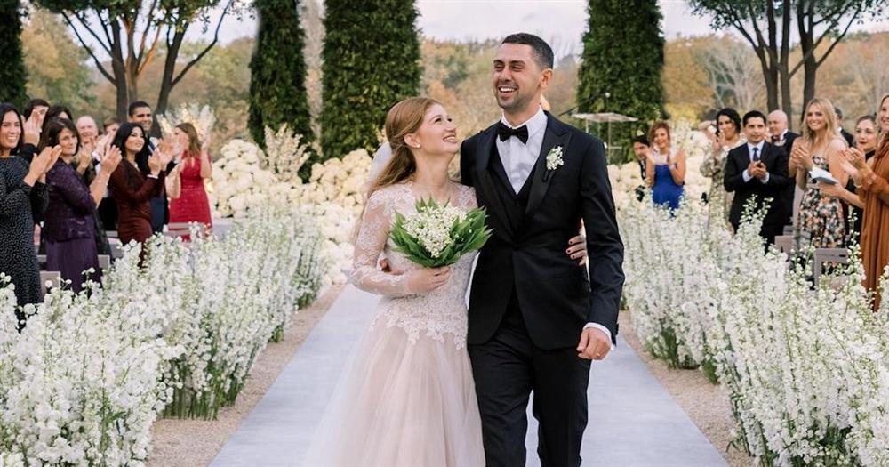 Đám cưới vợ chồng tỷ phú Bill Gates năm xưa so với hôn lễ con gái tương đồng nhiều điểm, chỉ có sự khác biệt đau lòng duy nhất-6