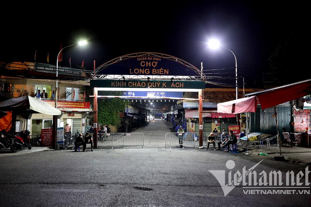 Chợ đầu mối nổi tiếng nhất Hà Nội mở lại sau hai tháng đóng cửa-1