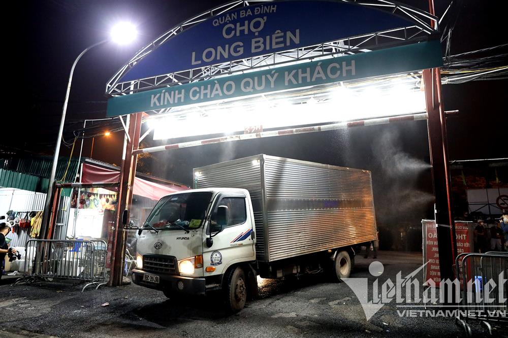 Chợ đầu mối nổi tiếng nhất Hà Nội mở lại sau hai tháng đóng cửa-4