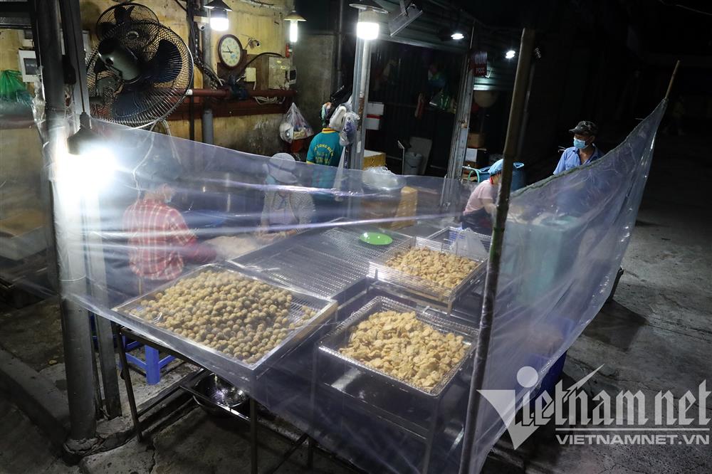 Chợ đầu mối nổi tiếng nhất Hà Nội mở lại sau hai tháng đóng cửa-7