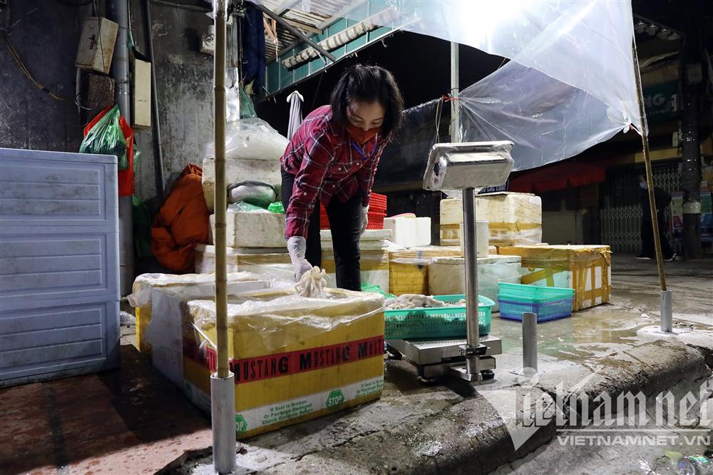 Chợ đầu mối nổi tiếng nhất Hà Nội mở lại sau hai tháng đóng cửa-9
