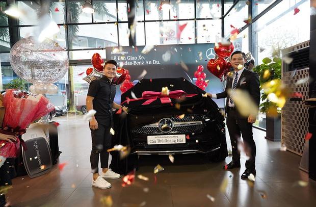 Quang Hải tặng mẹ xế hộp nửa tỷ nhân dịp 20/10, dân mạng trầm trồ chuẩn con nhà người ta-6