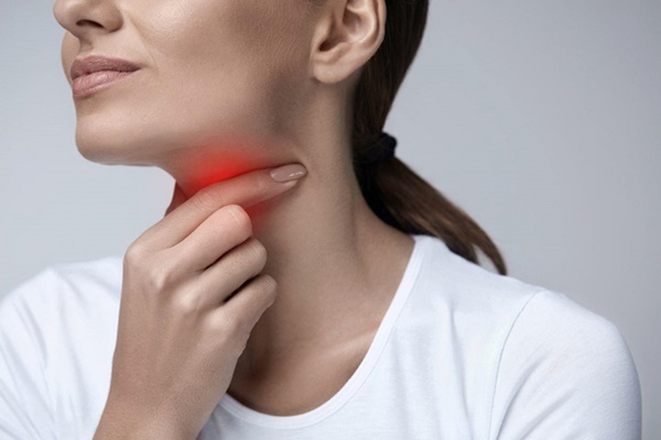 Hạch sưng to trên cổ nếu đi kèm với 4 hiện tượng bất thường thì nên đi khám càng sớm càng tốt-3