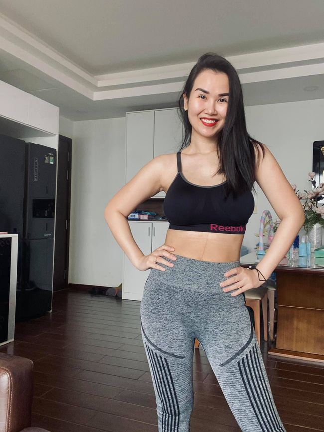 Mẹ bỉm Võ Hạ Trâm khoe dáng vòng nào ra vòng nấy, không dùng thuốc hay trà giảm cân mà vẫn ngon lành - vậy mấu chốt là ở đâu?-2