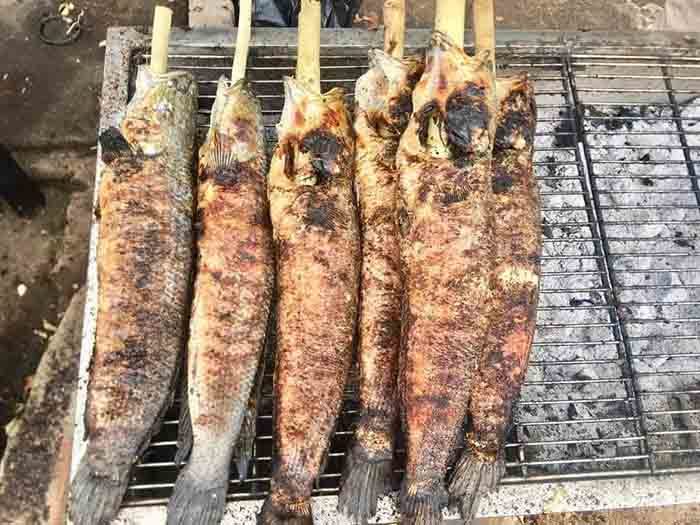 Món ăn vỉa hè nhiều người mê, tiểu thương ngày bán vài trăm con-2