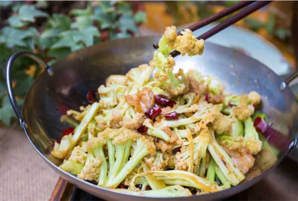 Khi mua súp lơ nên chọn loại bông dày hay thưa? Mách bạn một mẹo nhỏ cả mùa được ăn ngon-1