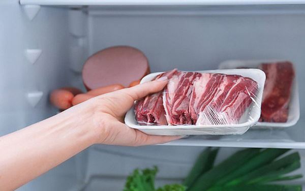 Nhiều người làm điều này sau khi vừa rã đông thực phẩm mà không biết làm vậy thức ăn vừa mất chất vừa dễ bị ngộ độc thực phẩm-2