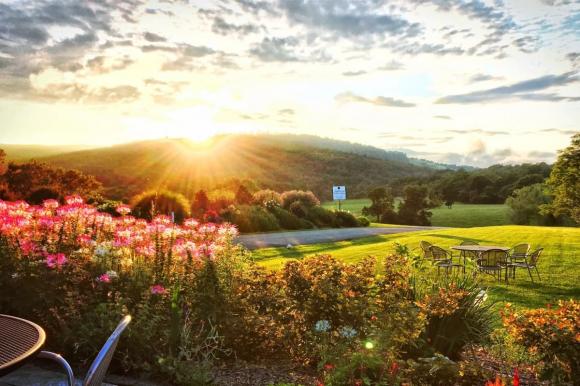 Khám phá không gian sống của Hoa hậu Ngọc Khánh ở trời Tây-12