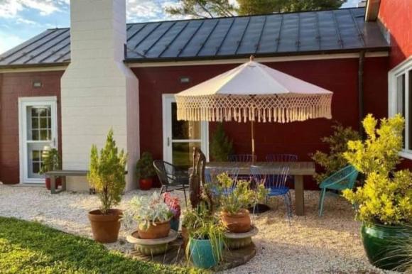 Khám phá không gian sống của Hoa hậu Ngọc Khánh ở trời Tây-2