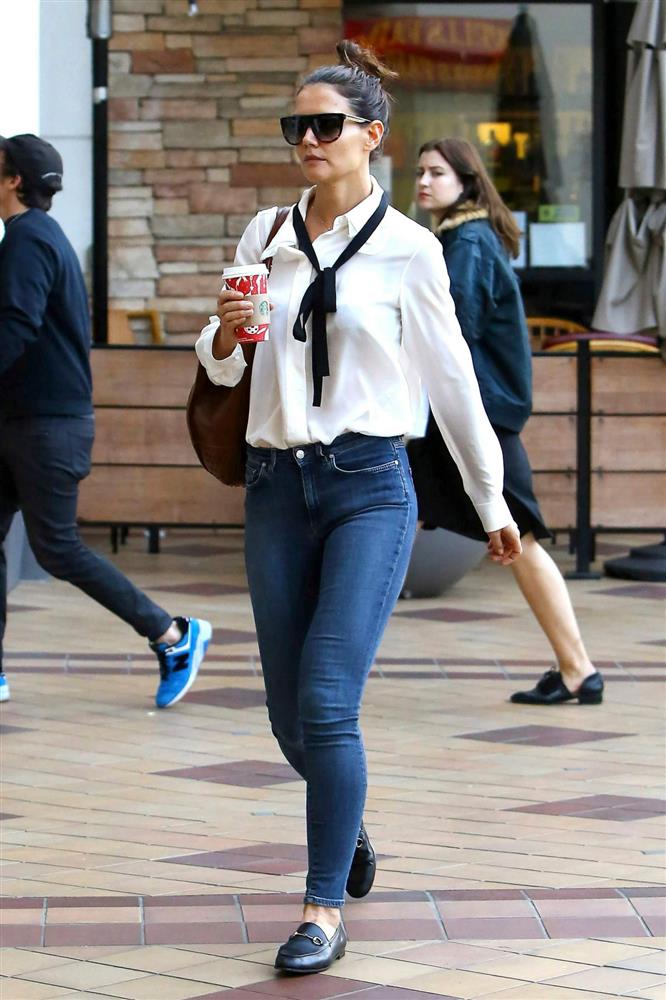 Đôi giày bệt này sành điệu, xịn mịn đến đâu mà sao Hollywood nào cũng diện?-10