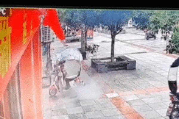 Cố gắng thoát khỏi đám cháy, người đàn ông rơi từ tầng 19 xuống tử vong tại chỗ-1