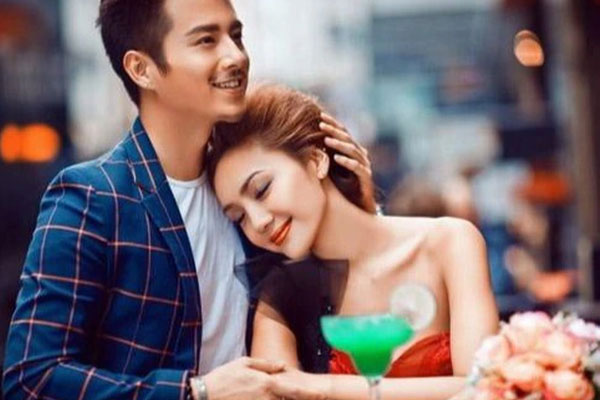 Hai năm sau chia tay, cô gái bất đắc dĩ trở thành bồ của người yêu cũ-1