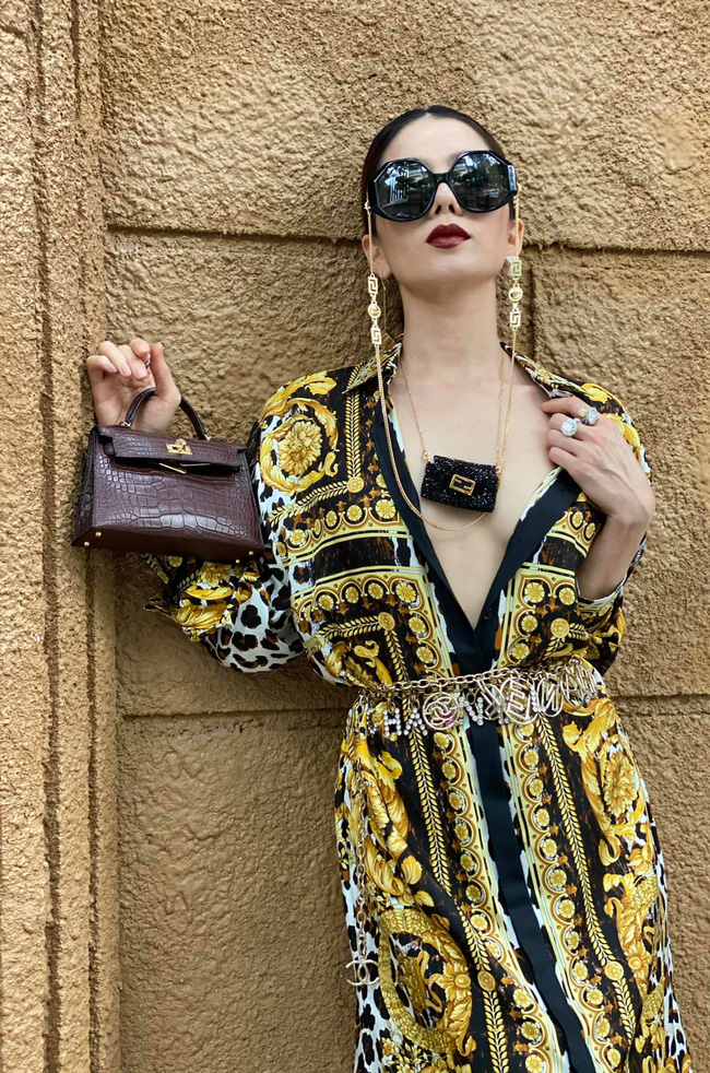 Khoe loạt ảnh chổng bàn tọa, thế mà Lệ Quyên cứ ăn mặc thế này thì chết dở!-8