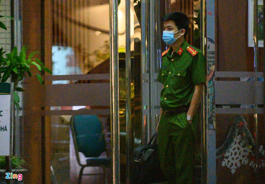 Công an làm việc tại Bệnh viện Bạch Mai-2