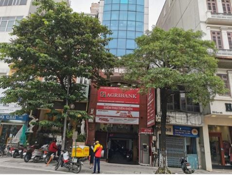 Hà Nội: Trèo ra khỏi thang máy bị mắc kẹt, cô gái rơi từ tầng 7 xuống tầng 1 tử vong-2