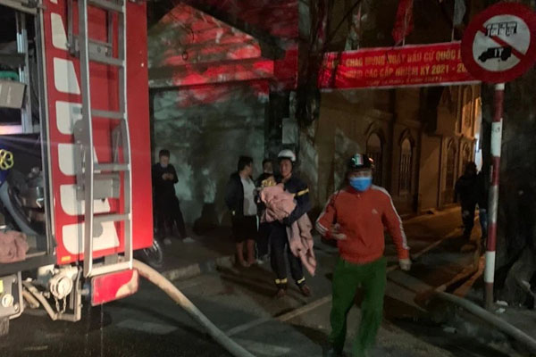 Công an vào cuộc làm rõ tin nhắn được 3 người mặc đồ bảo hộ test Covid-19 xong mê man, mất sạch-2