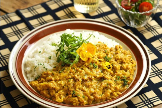 Đổi bữa với món cà ri trứng lạ miệng, đơn giản mà lại ngon!