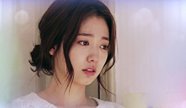 Trong điện thoại di động của chồng có một nhóm được gọi là gia đình hòa thuận, nhưng trong nhóm không có tôi-1