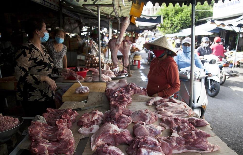 Trời mưa giá rau ở Hà Nội tăng phi mã, rau muống 24 ngàn/mớ-2