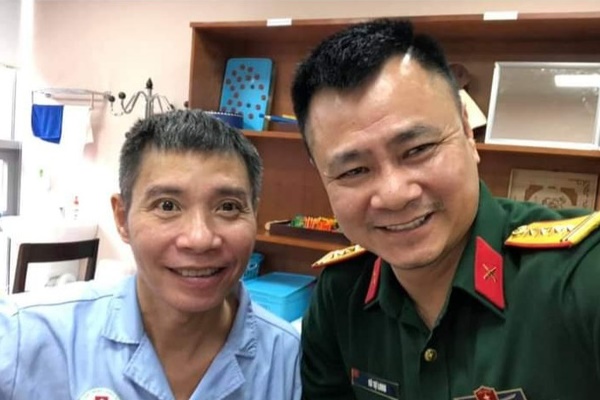 Sau loạt ảnh gầy rộc vì nằm viện, NS Công Lý có chia sẻ liên quan tới 1 nhân vật mà cả vợ cũ và bà xã đều hưởng ứng?-12