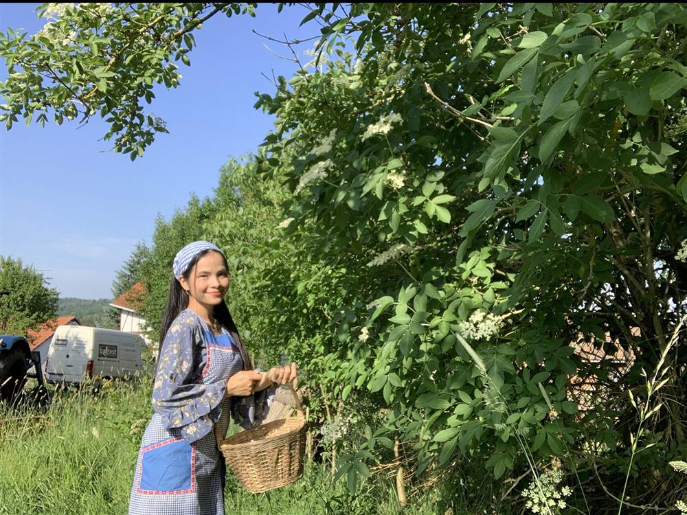 Vợ Việt chồng Đức bỏ phố về quê, sống ở nông trại gần 9.000 m2-1