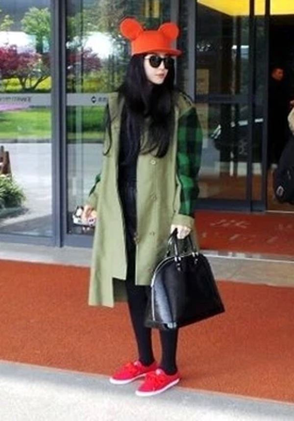 Style của Phạm Băng Băng như xoáy Âm Dương: Ở sự kiện là nữ hoàng, ra tới sân bay đố ai dám nhận mặt-6