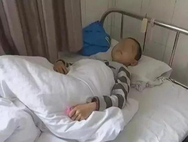 7 tuổi đã mắc ung thư dạ dày, chuyên gia chỉ rõ nguyên nhân từ 2 món thịt đang được nhiều bạn trẻ Việt yêu thích-1