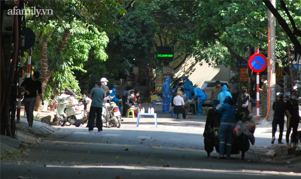 Hà Nội: Phong tỏa tạm thời con phố liên quan nhân viên cắt tóc dương tính SARS-CoV-2-5