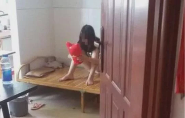 Nữ nhân viên bị sếp chụp ảnh khỏa thân, dùng ảnh nóng ép quan hệ 33 lần, nhẫn nhục 1 năm nạn nhân mới dám vạch trần gã đê tiện-1