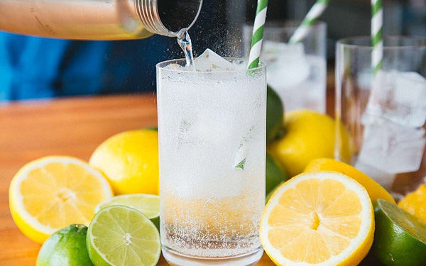 4 loại đồ uống đẩy nhanh tốc độ lão hóa và gây tích mỡ, phụ nữ sau 40 tuổi thèm mấy cũng phải tránh kẻo mặt đầy nếp nhăn-4