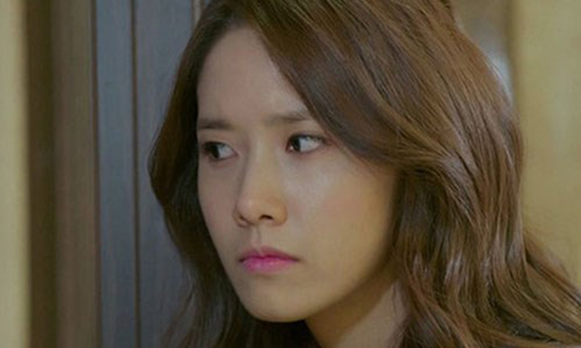 Lần đầu tiên đến nhà bạn trai, tới giờ ăn nhưng cơm nước chẳng thấy đâu, tôi lén lút nấp sau cửa nhà bếp rồi… chạy mất dép-1