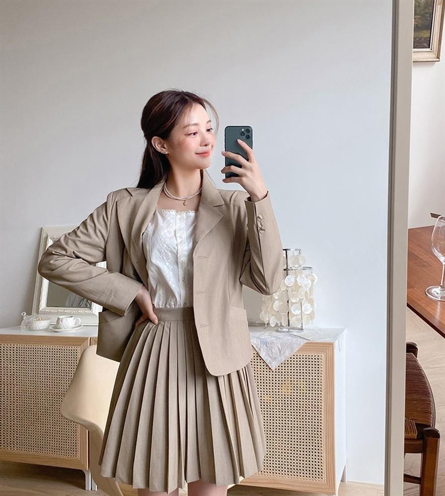 4 kiểu áo khoác nhẹ nhàng cho trời se lạnh, nàng nào cũng nên sắm để lên level mặc đẹp-7