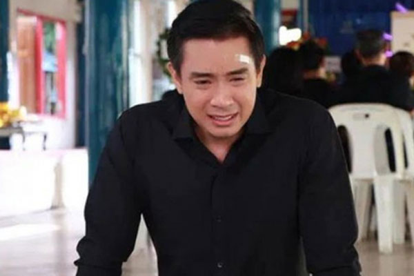 Dọn phòng đón vợ con về thì thấy cuốn sổ tiết kiệm giấu dưới đệm, tôi mở ra đọc rồi giận sôi người-1