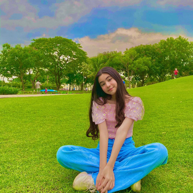 Con gái út nhà MC Quyền Linh gây sốt nhờ nhan sắc nổi bật không kém chị gái dù mới 13 tuổi-2