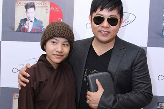Á quân The Voice Kids 2014 từng gây sốt một thời với nhạc Trịnh, con nuôi của ca sĩ Quang Lê hiện sống sao?
