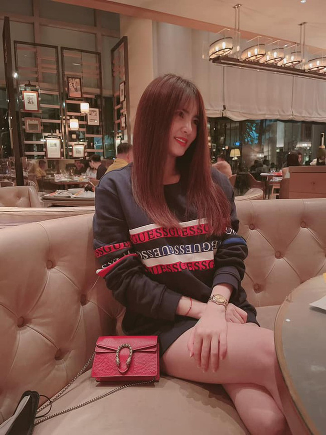 Công Vinh có cuộc sống giàu sang bên Thủy Tiên nhưng chị em ruột thì hoàn toàn trái ngược-6