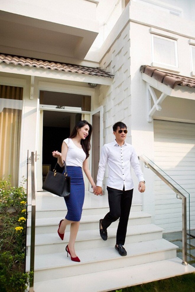 Công Vinh có cuộc sống giàu sang bên Thủy Tiên nhưng chị em ruột thì hoàn toàn trái ngược-4