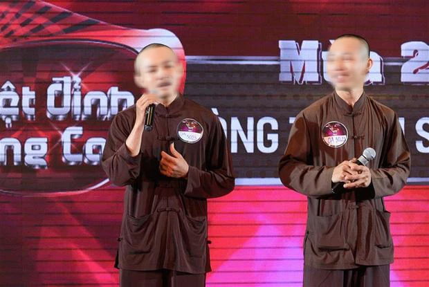 Vừa bị CEO Đại Nam réo tên, 2 sư thầy triệu view của Tịnh thất Bồng lai lại được dân mạng cho lên sóng vì loạt hình ảnh nhạy cảm-2