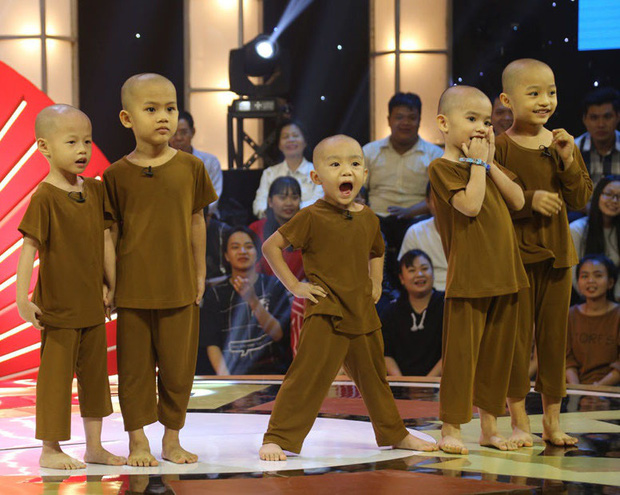 5 em bé ở Tịnh thất Bồng Lai nổi tiếng từ Thách Thức Danh Hài giờ ra sao?-1