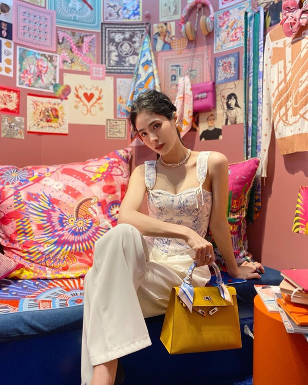 Các chị bán hàng online máu mặt ai cũng giàu: Nhà - xe dăm ba cái, chán biệt thự thì ở chung cư, đồ hiệu chật kín tủ, vi vu sang chảnh suốt ngày-15