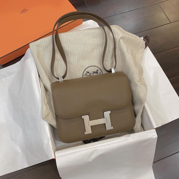 Các chị bán hàng online máu mặt ai cũng giàu: Nhà - xe dăm ba cái, chán biệt thự thì ở chung cư, đồ hiệu chật kín tủ, vi vu sang chảnh suốt ngày-48