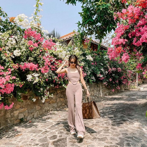 Các chị bán hàng online máu mặt ai cũng giàu: Nhà - xe dăm ba cái, chán biệt thự thì ở chung cư, đồ hiệu chật kín tủ, vi vu sang chảnh suốt ngày-69