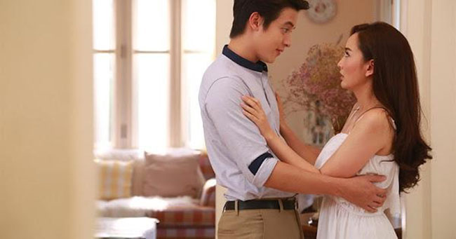 Cưới nhau được 1 tháng, vợ không cho tôi động vào, cô ấy lấy ra một tờ giấy, tôi không dám ly hôn với cô ấy-1