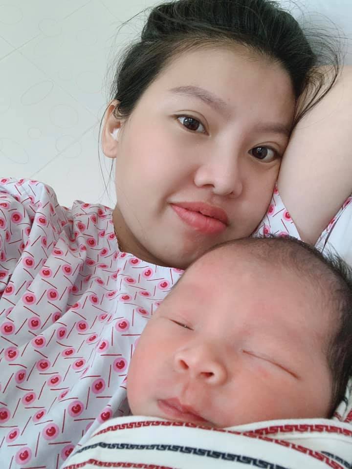 Cuộc sống Thị Nở Quách Phượng sau khi tái hôn, hạ sinh quý tử và cũng mang nỗi niềm của bao mẹ bỉm sữa khác-1