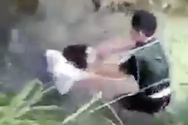 Vụ nữ sinh bị nam sinh túm tóc đánh dã man, dìm xuống nước ở Khánh Hòa: Hé lộ nguyên nhân mâu thuẫn-1