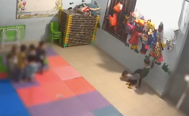 Từ vụ bé gái 2 tuổi bị đánh dã man ở trường mầm non: Bố mẹ cần làm gì khi con có khuynh hướng bạo lực?-1