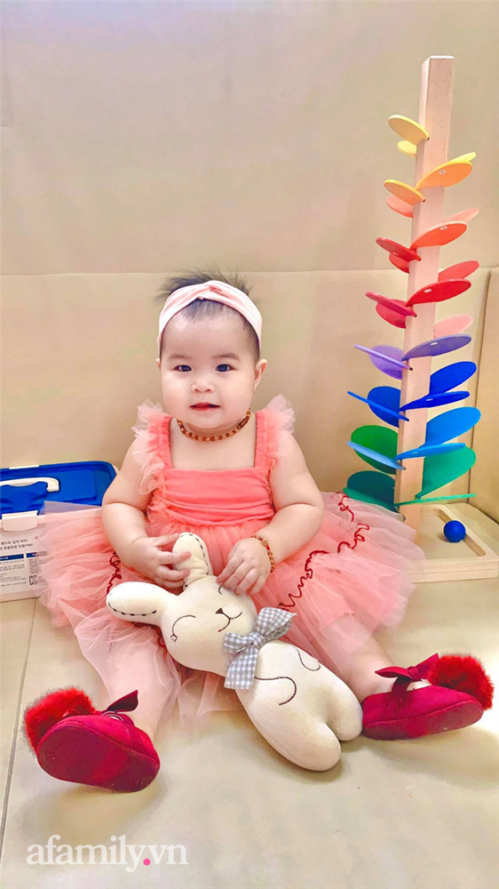 Bé gái mới sinh ai cũng khen mũi cao, vài tháng sau mũi tự nhiên tẹt khiến bố mẹ ngỡ ngàng, ngơ ngác-5